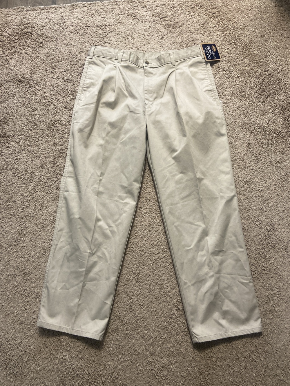 Dockers Pants Mens 36x29 Beige Khaki Classic Fit Pleated Straight Cotton Pockets